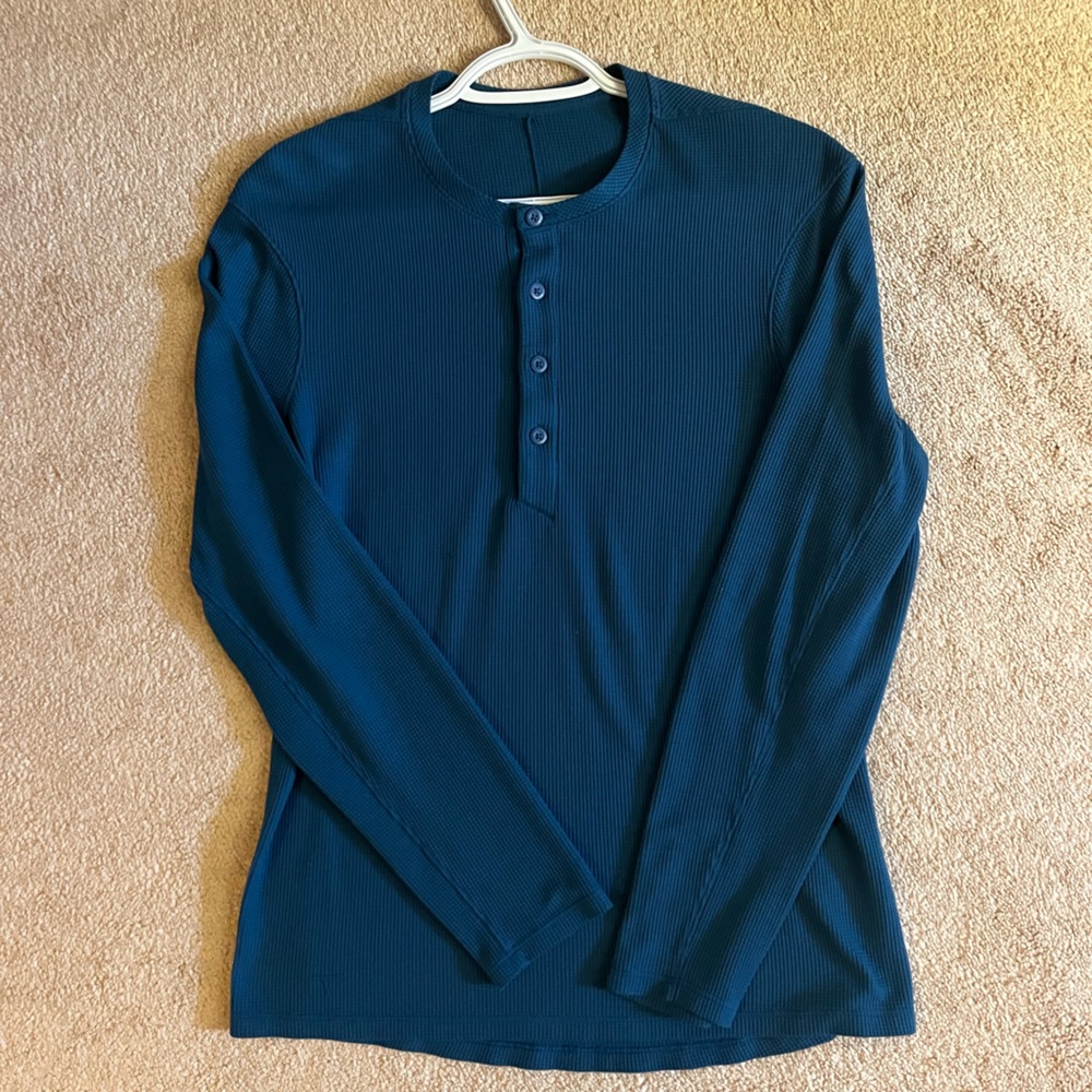 Lululemon Mens 3 Button along Sleeve Shirt